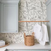 Giấy dán tường trang trí phòng tắm vẽ tay họa tiết hoa, kích thước 117.32*789.4 inch / 17.32*118.11 inch, tự dính, dùng để trang trí lại nội thất. - trắng - Xem 6