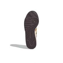 Adidas 阿迪达斯男女款轻便耐用舒适休闲运动鞋，型号：JQ3153 - 棕黃色 - 查看 6
