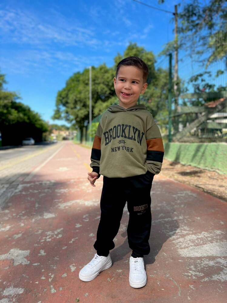 Winter Set For Boys' Children's Fashion – 2 Pieces With Sweatshirt, Blouse And Trousers | Comfortable Youth Look 02 TO 14 Years. - Dark Green - View 2