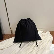 3 taglie disponibili, adatte alla maggior parte delle dimensioni delle borse. Sacchetto con coulisse in materiale morbido per coprire borse di lusso, non danneggia le borse. Ideale per conservare borse da cerimonia nuziale, borse in rafia, abbigliamento e borse di marca. Impermeabile, anti-polvere, previene l'invecchiamento della borsa. Il materiale morbido è ottimo anche per conservare i vestiti, alleggerisce il packing per i viaggi. Ottimo anche come regalo per gli amici.