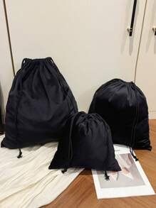 3 taglie disponibili, adatte alla maggior parte delle dimensioni delle borse. Sacchetto con coulisse in materiale morbido per coprire borse di lusso, non danneggia le borse. Ideale per conservare borse da cerimonia nuziale, borse in rafia, abbigliamento e borse di marca. Impermeabile, anti-polvere, previene l'invecchiamento della borsa. Il materiale morbido è ottimo anche per conservare i vestiti, alleggerisce il packing per i viaggi. Ottimo anche come regalo per gli amici.