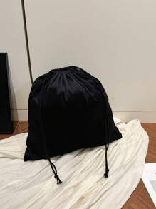 3 taglie disponibili, adatte alla maggior parte delle dimensioni delle borse. Sacchetto con coulisse in materiale morbido per coprire borse di lusso, non danneggia le borse. Ideale per conservare borse da cerimonia nuziale, borse in rafia, abbigliamento e borse di marca. Impermeabile, anti-polvere, previene l'invecchiamento della borsa. Il materiale morbido è ottimo anche per conservare i vestiti, alleggerisce il packing per i viaggi. Ottimo anche come regalo per gli amici.