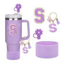Set de 4 accesorios para tazas con la letra A - 1 tapa de pajita, 1 colgante con la letra A, 1 base protectora de silicona para tazas, 1 etiqueta con la letra A para tazas, regalo sorpresa festivo