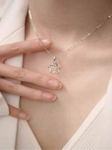 1pc Silver Star Necklace, Suitable For Daily Wear, A Thoughtful Gift For People Who Appreciate Minimalist Jewelry Style