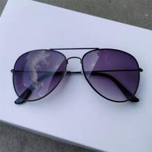 1 pièce Lunettes à verres dégradés vintage pour hommes - Lunettes de mode pour la vision de jour et de nuit, l'escalade et les loisirs quotidiens - Verres AC, monture en fer avec accessoires de lunettes inclus - Lunettes de conduite anti-éblouissement - Pour les hommes à la mode - Convient aux activités de plein air et à la conduite - Cadeau parfait pour papa et amis