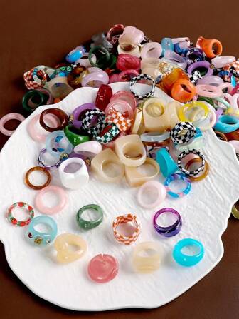 15件/套，随机颜色和尺寸，时尚简约波西米亚风彩色方形戒指套装，男女皆宜，适合海滩、派对、日常佩戴、毕业典礼、返校季、生日、节日礼物等场合。