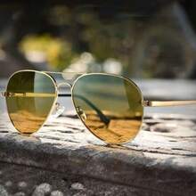 1 pièce Lunettes à verres dégradés vintage pour hommes - Lunettes de mode pour la vision de jour et de nuit, l'escalade et les loisirs quotidiens - Verres AC, monture en fer avec accessoires de lunettes inclus - Lunettes de conduite anti-éblouissement - Pour les hommes à la mode - Convient aux activités de plein air et à la conduite - Cadeau parfait pour papa et amis