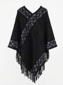 1 件纯色镂空蝙蝠翼流苏针织斗篷