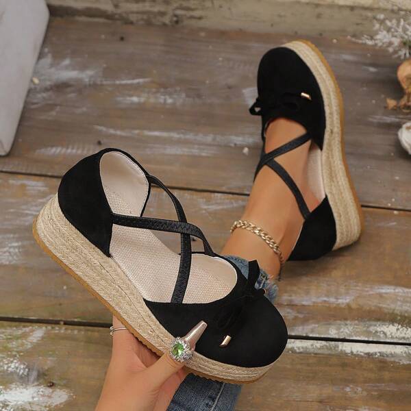 Geschlüpfte Schuhe mit geflochtenem Hanfoberteil und Hohlräumen, Dicksohlen-Slippers, Mode