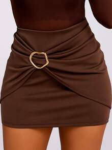 Short Saia Estiloso Neoprene com Fivela Elegante Saia Na Frente Saia Atrás Moda Gringa