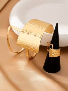 Set de 1 brazalete y anillo de color dorado con diseño geométrico grueso, conjunto de pulseras y anillos a juego, populares en EE. UU. y Europa, juego de regalo para mujer, joyas de metal de color dorado para mujer