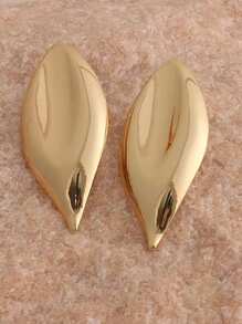 1 Pair Gold Leaf Shaped Earrings, With Smooth Design And Modern Aesthetics, Suitable For Wearing At Fashion Events Or Parties, An Elegant Gift For Those Who Enjoy Natural Elements Or Modern Style Accessories