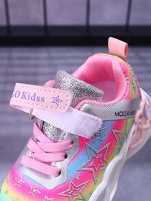 MGO Kidss Tênis esportivos infantis coloridos com luzes LED e estrelas brilhantes MGO Kids, tênis casuais confortáveis de princesa para meninas, outono/primavera de 2025, adequados para crianças de 1 a 6 anos, rosa