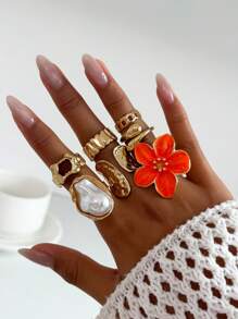 7 pièces/set Bagues rétro créatives en métal doré avec fleur et design de strass, bagues décorées de faux perles élégantes, bagues épaisses de style punk simple pouvant être portées seules ou empilées, convenant à la décoration quotidienne des femmes, assortiment de tenues, rendez-vous, fêtes, cadeaux de vacances