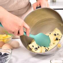 4 pièces Set de cuisson en silicone, comprenant une spatule à gâteau en silicone, un grattoir en forme de T, un ustensile grattoir résistant à la chaleur, un mélangeur à salade, un grattoir en silicone, un kit d'outils de cuisson, convenant pour la cuisson, le mélange, le beurre et le mélange de confiture, lavable au lave-vaisselle