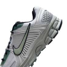 Nike Men's Casual Shoes VOMERO 5 Lightweight Comfortable Sneakers, Daily Low-Top Travel Shoes IM3372-030 - Gray/Green - View 8