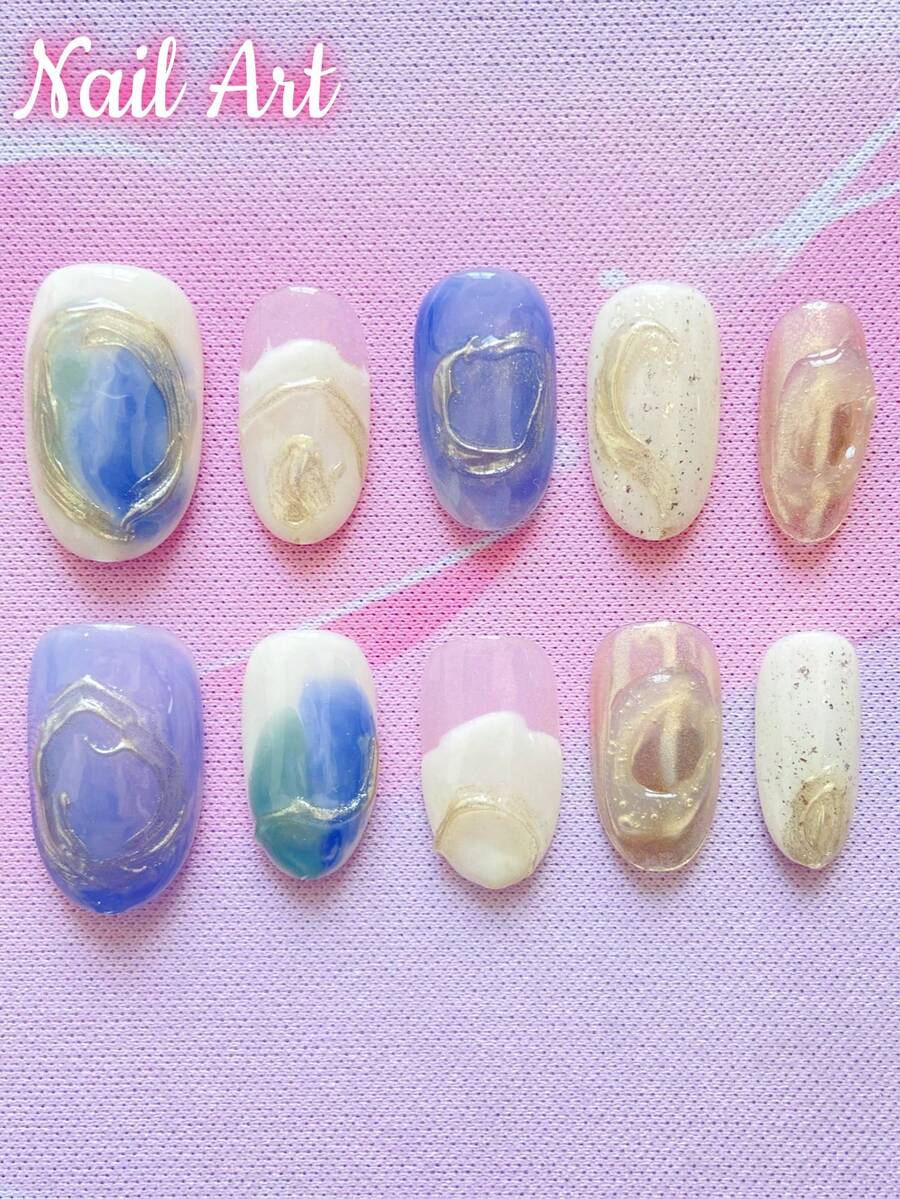 10 件手工按压式指甲假指甲夏季指甲美容美甲浅蓝色指甲新款纯手工按压式假指甲椭圆形立体提花设计搭配金色魔镜粉，适用于女士美甲产品。美甲用品指甲