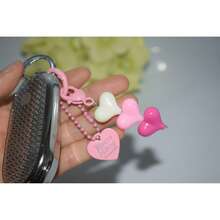 1 件心形汽车钥匙扣，配可爱彩色珍珠，可作为耳机盒、包包等的装饰配件。学校汽车配件哥特 Y2k