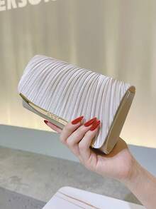 Pleated Flap Clutch Bag, Satin Texture, Fashion Elegant, Suitable For Evening Gown, Party, Formal Occasion, Envelope Handbag, Mini Square Bag, Luxury Clutch Purse, Shoulder Strap Crossbody Bag, Banquet Chic Purse - Champagne - View 4
