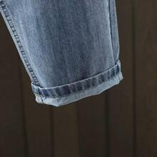 Pantalones cortos vaqueros de estilo casual para mujer con un hermoso patrón de bordado, fáciles de lavar a máquina, adecuados para el verano, jeans casuales con flores bordadas.
