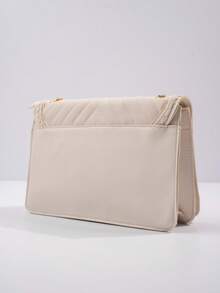 Schultertasche mit geflochtenem Rand