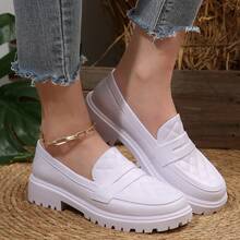 صيحات الربيع/الصيف لأسلوب الكلية لعام 2025، حذاء لوفر جلد بأصبع قدم دائري أبيض مزود بإبزيم سهل الارتداء - أبيض - مشاهدة 2