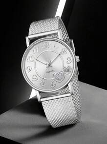 Ensemble de bijoux de 4 pièces pour femmes comprenant : montre à quartz avec cadran en forme de cœur et chiffres arabes, collier et boucles d'oreilles assortis. Bracelet en argent, simple et . Convient pour le port quotidien, la décoration ou en tant que cadeau de vacances.