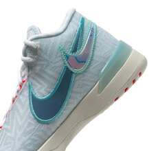 Nike 男士基础款篮球鞋 LBJ NXXT GENISUS EP，户外训练舒适休闲运动鞋 - 白/藍/極光綠/迷人紅/淺青色/海玻璃藍 - 查看 8