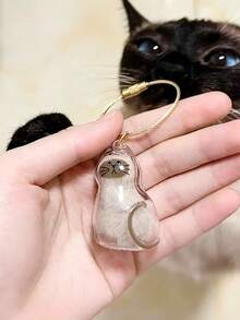 Pendentif souvenir en forme de chat ajouré artisanal en 6 styles Préservez facilement la fourrure pour toujours avec les pinces incluses - Résine/Alliage et fermoir homard sécurisé Charm de souvenir d'animal de compagnie portable pour téléphone, sac, porte-clés, décoration de voiture Compagnon réconfortant chéri pour porter toujours votre amour velu Cadeau du cœur pour les amateurs de chats et de chiens qui manquent leurs animaux de compagnie