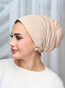 1 Stück modischer Turban. Doppellagig, 4-Wege-Stretch, ohne Nadeln oder Magnete. Natürliche Falten betonen ein schlankes Gesicht. Verleiht Volumen und fixiert einen Dutt. Passt den meisten Frauen.