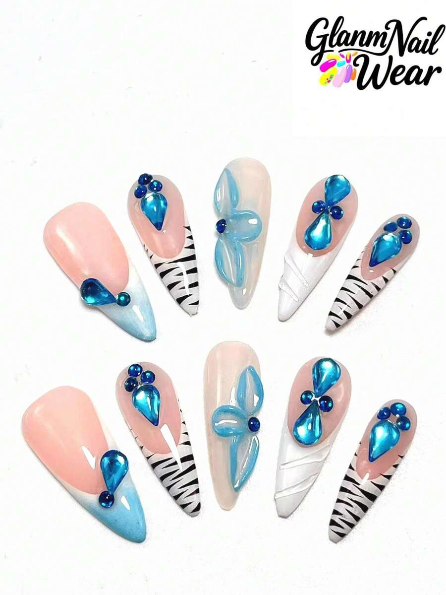 10款手工细高跟美甲，适合春夏季节。以粉色和蓝色为主色调，融合渐变色、斑马纹、立体雕刻（蝴蝶造型）和水钻装饰。Press On Nails 美甲用品