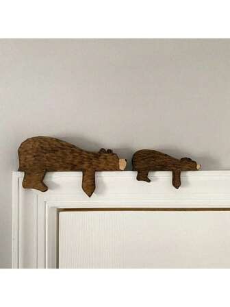 1 st träskogsbarnrumsdekor, träbohemisk väggdekor, vildmarkssovande björn, skogsdekor för klassrum, sovrumsbarnrumshylla, barnrumsdörrdekor, familjejulklappar, idealisk inflyttningspresent