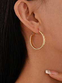 1 par de pendientes elegantes de aro redondo con pliegues para mujeres, adecuados para fiestas y trabajo