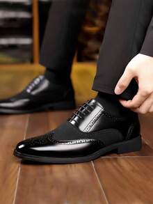 1 Pair Men's Business Oxford Shoes, Brogue Design Mixed Leather Formal Dress Shoes, British Style - Black - View 4