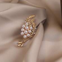 1pc Shiny Casual Zinc Alloy & Faux Pearl Tulip Design Brooch Pin For Women, Suitable For Daily Wear In Spring, Summer, Autumn And Winter Backpack For School Office Accessories Shirts Jacket Jewelry Christmas Halloween Clothes Pin Funny Cute Teacher Gifts Costume Accessories Bag Charms - Gold - View 4