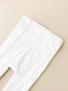 4 Pairs 4 Pairs Girls' Nine-Point Toddler Tights, Children's Leggings, Solid-Color Simple Love-Patterned Skinny Pants, Moderate Thickness, Suitable For Wearing Over A Skirt.