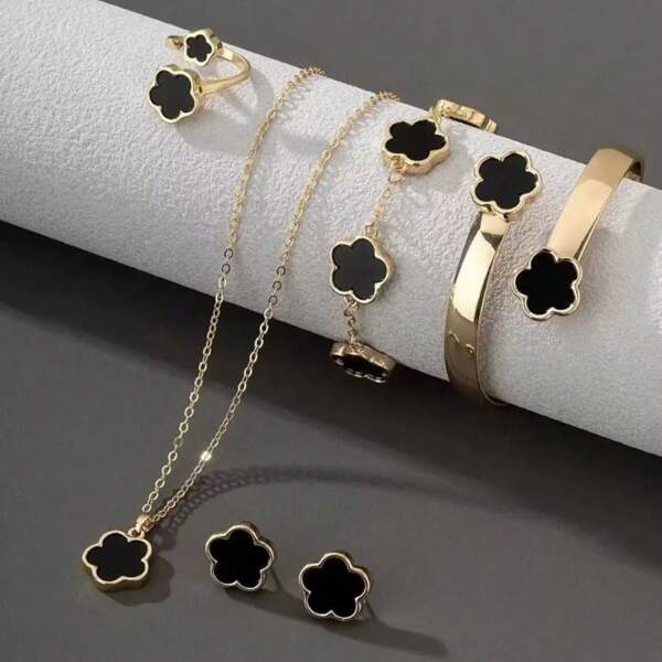 5pcs/Set Dazzling Lucky Flower Shape Pearl Bracelet, Necklace, Earrings, Bracelet, Ring Jewelry Set