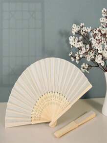 Ventaglio da matrimonio in seta di bambù di 21 cm di colore solido, multicolore, in stile cinese semplice, decorativo, portatile, pieghevole in bambù, a mano, usato per decorazioni di performance.