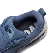 Nike 男士舒适日常跑步鞋VOMERO 18户外训练休闲运动鞋HM6803-402 - 灰石板藍/煤黑/芬藍/淺軍械藍/幻影灰白 - 查看 6