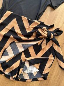 KISTYLE Women's Set Of Suplex Bodysuit + Skirt With Printed Shorts With Lining - Đen và nâu gỉ - Xem 4