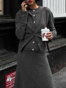 Ensemble cardigan tricoté élégant pour femmes, pull à manches longues de couleur unie et jupe mi-longue deux pièces, polyvalent pour le port casual en automne/hiver - Gris foncé - Voir 6