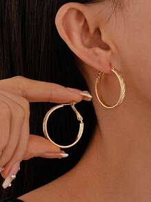 1 par de pendientes elegantes de aro redondo con pliegues para mujeres, adecuados para fiestas y trabajo