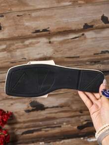 2025 New Beige Women's Fashion Slide Sandals Collection, Featuring Luxurious Chain & Rhinestone Details And Various Stylish Designs, Creating A Modern, High-Quality Leather Feel Flat Comfortable Women's Slide Sandals. Solid Color, Versatile, Fashionable, Sexy, Elegant And Cute. Comfortable, Versatile For Daily Casual Wear, Suitable For Vacation, Home, Commute, Party And More Occasions, Ideal For Wedding Season, Halloween, Christmas, - Beige - View 8