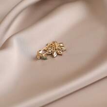 1 件闪亮锌合金向日葵胸针，女士休闲胸针，适合日常佩戴，适合春季、夏季、秋季和冬季背包，适合学校办公室配饰衬衫夹克珠宝圣诞节万圣节衣服别针有趣可爱的教师礼物服装配饰包饰 - 金色 - 查看 5