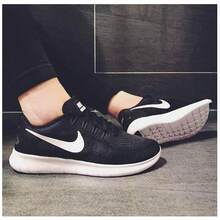 NIKE 女款 FREE RN 轻便透气跑步鞋，型号：880840-001 - 黑與白 - 查看 6