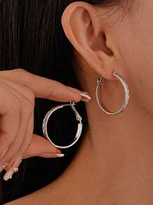 1 par de pendientes elegantes de aro redondo con pliegues para mujeres, adecuados para fiestas y trabajo