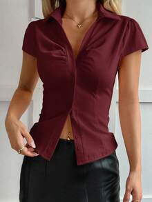 Y2K风格女式修身短袖衬衫，翻领，休闲上衣，适合毕业季夏季穿着。 - 酒紅色 - 查看 5