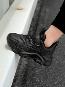 أحذية رياضية كاجوال كلاسيكية للاستخدام الشامل للأطفال، خفيفة الوزن ومريحة للرياضة والأنشطة الخارجية