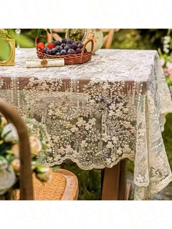 Elegante weiße Spitze Tischdecke - 100% Polyester rechteckige Tischdecke - maschinell hergestellte einfarbige runde Tischdecke, geeignet für Couchtische, Heimdekoration, Hochzeiten, Geburtstage und Feiertagsfeiern, Feiertagsspitze Tischdecke