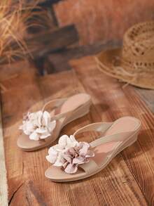 女士厚底一脚蹬凉鞋，休闲时尚外套，交叉带，花卉图案，米色，优雅外观